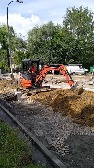 Minikoparka Wynajem minikoparki Kubota 2t z operatorem