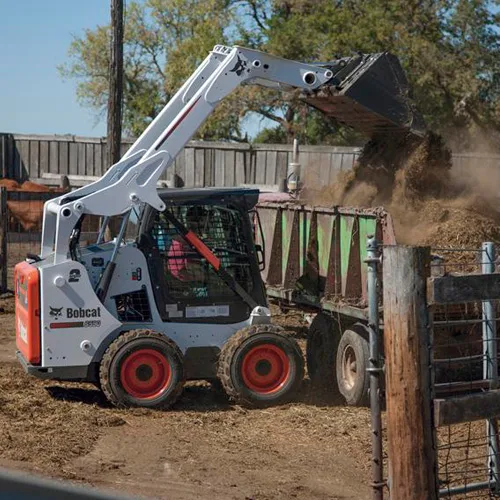 Inne Wynajem miniładowarki Bobcat S530