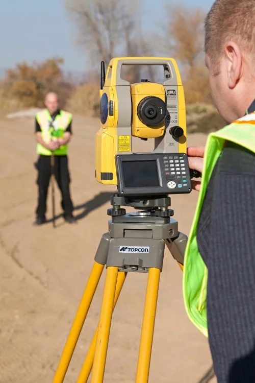 Inne Wynajem sprzętu geodezyjnego Tachimetr Topcon OS-203