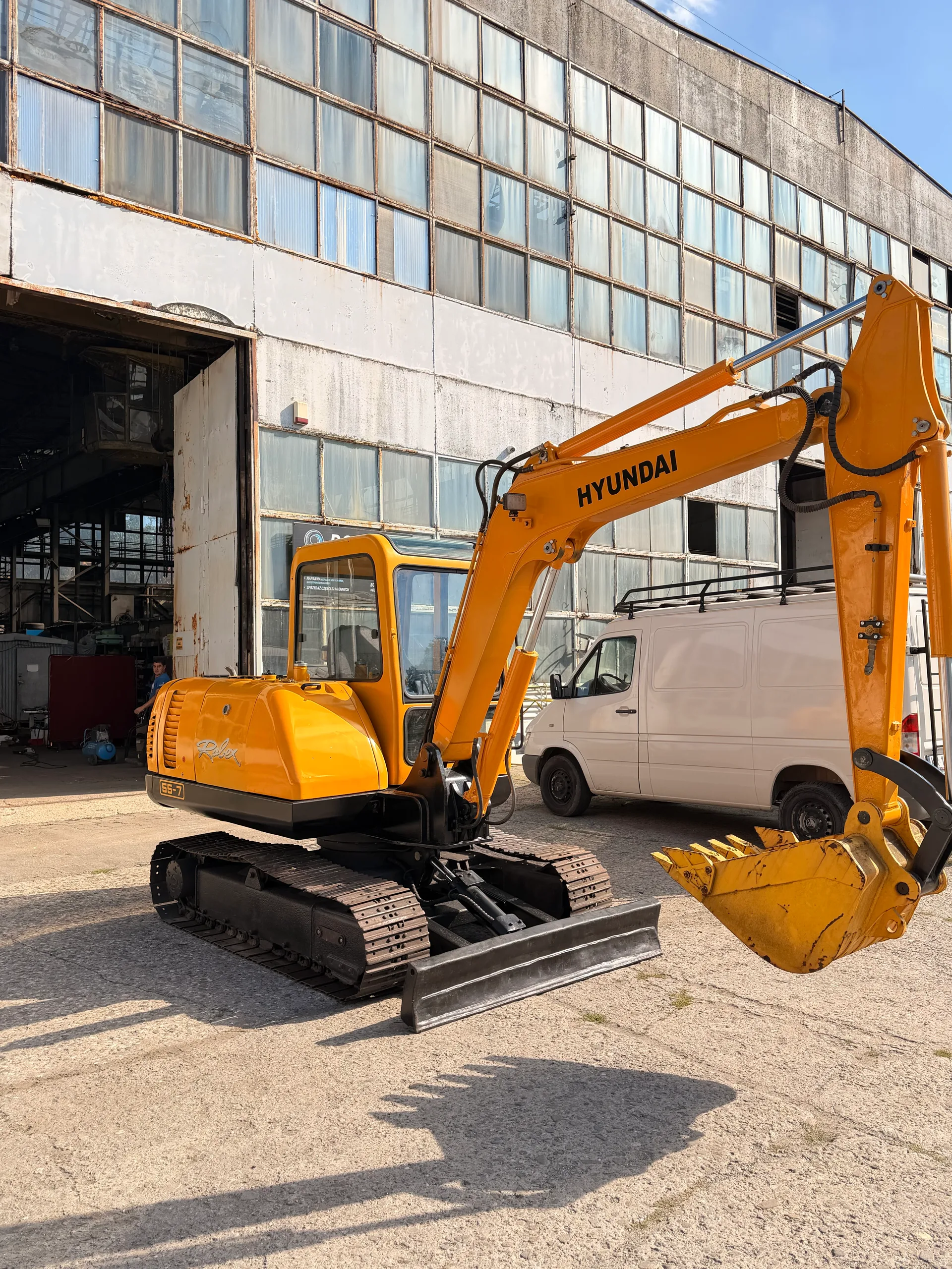 Koparka gąsienicowa Wynajem minikoparki Hyundai Robex 55-7 – Kraków i okolice