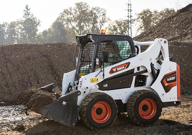 Inne Wynajem miniładowarki Bobcat S530
