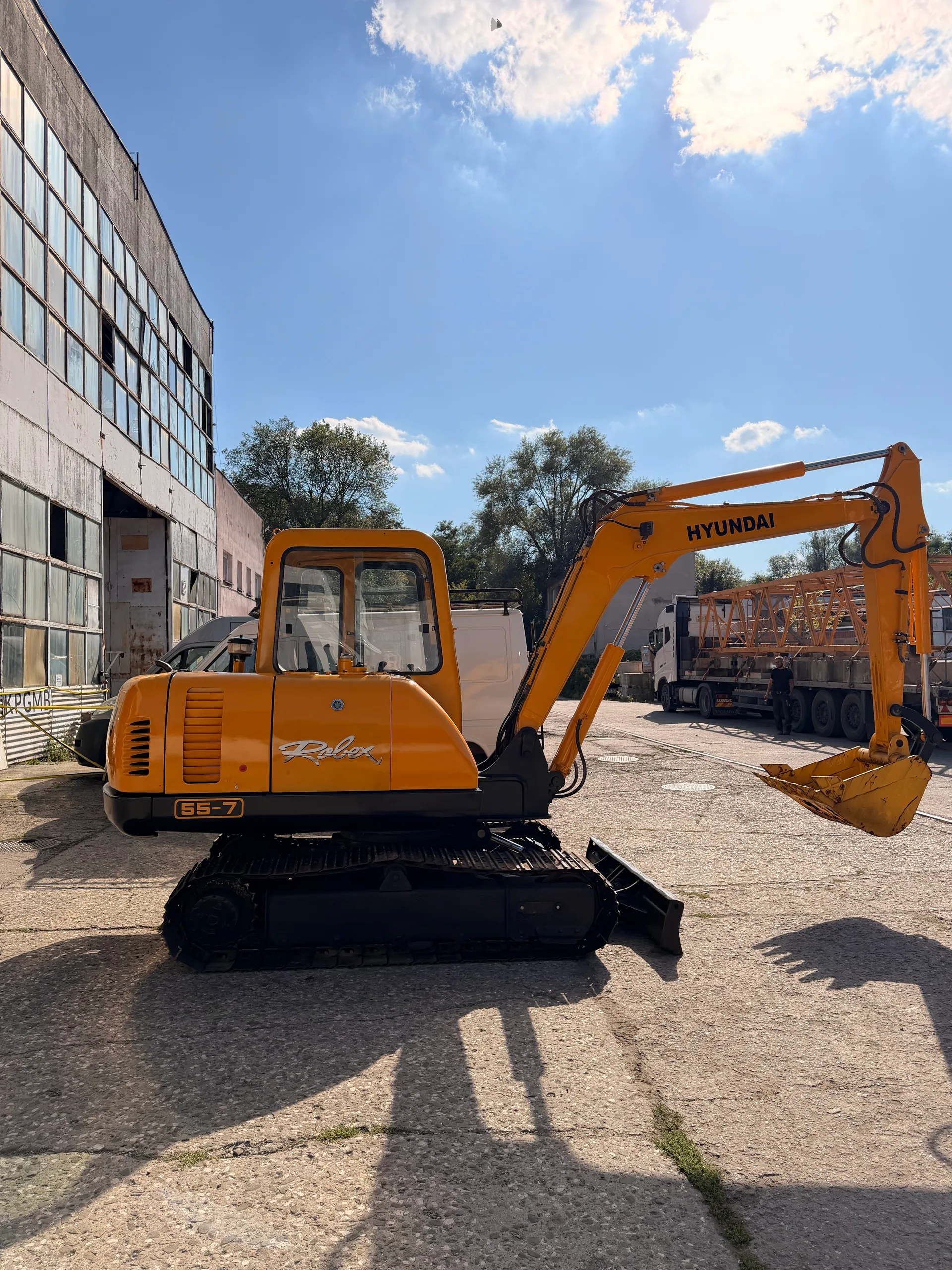 Koparka gąsienicowa Wynajem minikoparki Hyundai Robex 55-7 – Kraków i okolice