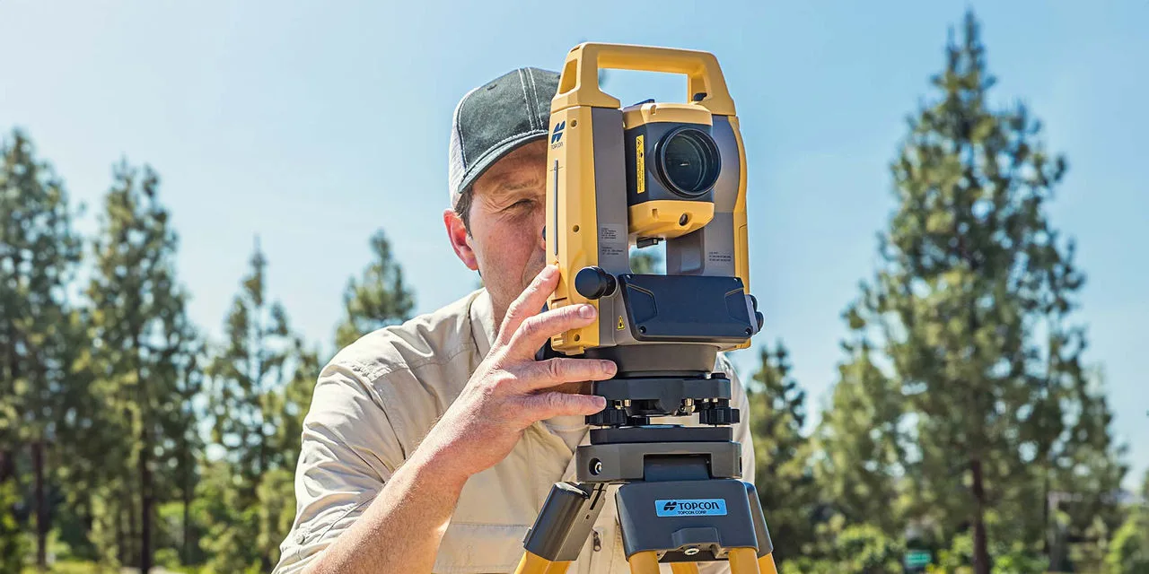 Inne Wynajem sprzętu geodezyjnego Tachimetr Topcon OS-203